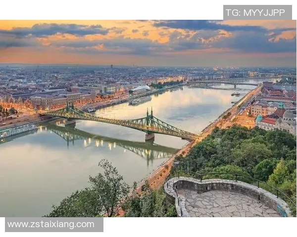 意大利网红足球明星的音乐之旅与球场传奇交织的故事